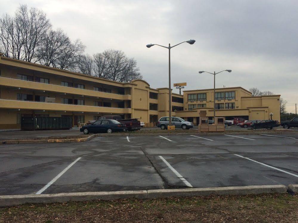 Diamond Inn & Suites Richmond Exterior photo